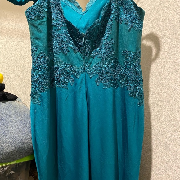 Formal gown/dress - Picture 4 of 5